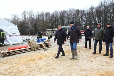 Мэр Рязани проверил готовность купели в Лесопарке к Крещенским купаниям
