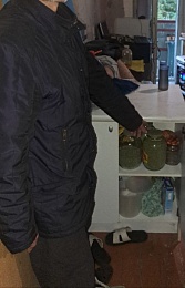 Полиция поймала с наркотиками 50-летнего растафари в Клепиковском районе