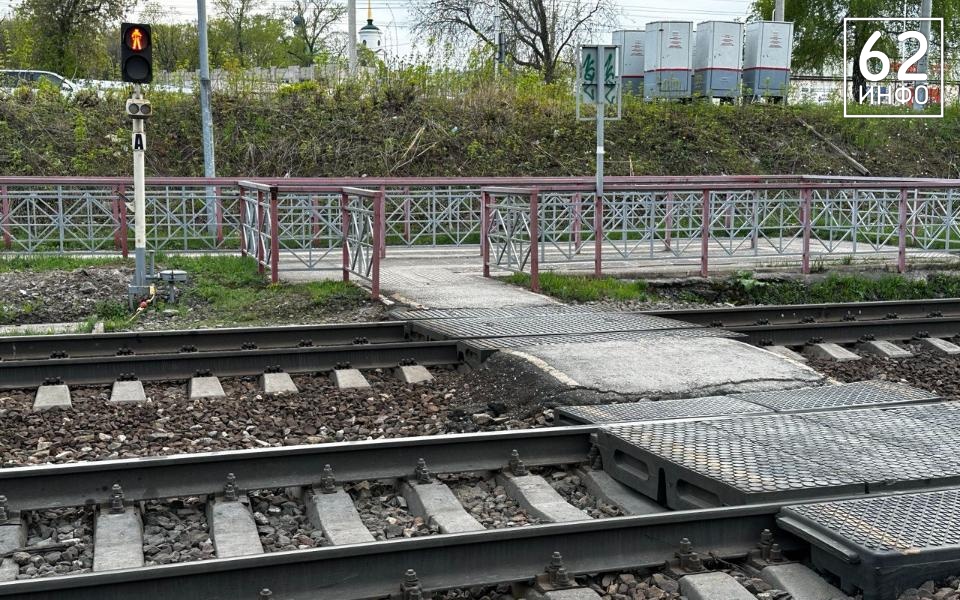 Россиян будут штрафовать за проход через ж/д пути за красный сигнал - 62ИНФО