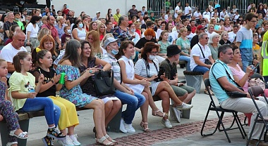 В Рязани впервые разыграли Музыкальный кубок КВН и «поющих косопузов» - 62ИНФО В Рязани впервые разыграли Музыкальный кубок КВН и «поющих косопузов»