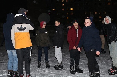 Рязанские студенты отпраздновали Татьянин день ночью на катке