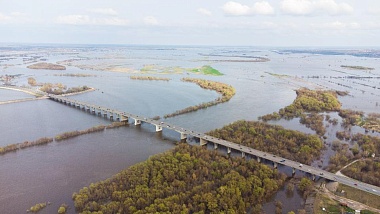 Фотографы сняли пик половодья в рязанской рыбацкой деревне 
