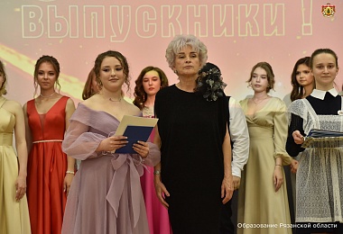 Фоторепортаж: в Рязанской области прошли выпускные и церемонии вручения аттестатов