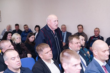 Председатель Рязанской областной Думы Аркадий Фомин представил жителям Шиловского района публичный отчет об итогах депутатской работы