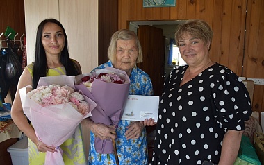 Столетний юбилей отметила жительница Спасского округа Лидия Родина
