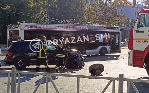 На пересечении улиц Гагарина и Полетаева в Рязани произошло серьезное ДТП