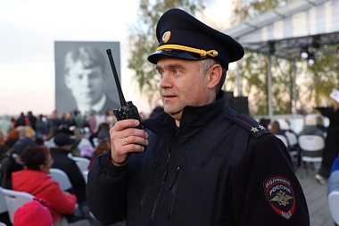 УМВД: 130-летие Сергея Есенина в Константинове отпраздновали 20 тысяч человек - 62ИНФО УМВД: 130-летие Сергея Есенина в Константинове отпраздновали 20 тысяч человек