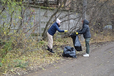 Более 300 рязанцев вышли на уборку городских территорий - 62ИНФО Более 300 рязанцев вышли на уборку городских территорий