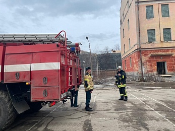 Пожар в здании училища связи в Рязани. Фоторепортаж