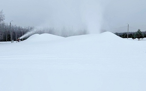 Снегопушки и ратраки: биатлонный комплекс "Алмаз" под Рязанью готовят к гонкам