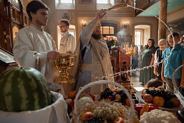 В рязанских храмах на Преображение освятили плоды нового урожая