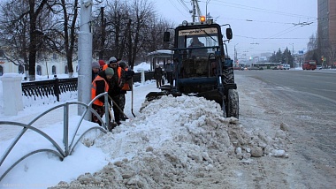 По просьбе рязанцев расчистили тротуар от ТРЦ «Премьер» до реки Павловка 