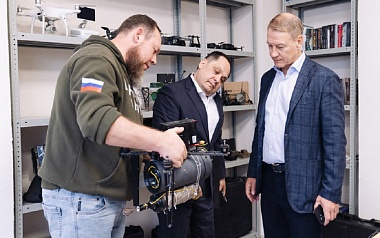 Аркадий Фомин познакомился с тем, как в Центре «Гранит» организовано обучение пилотированию БПЛА