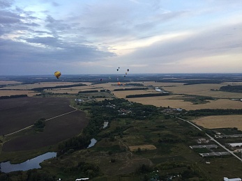 Фоторепортаж: пилоты «Неба России» пролетели на воздушных шарах над Рязанской областью - 62ИНФО Фоторепортаж: пилоты «Неба России» пролетели на воздушных шарах над Рязанской областью