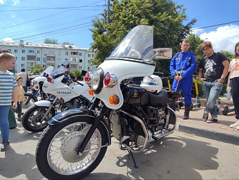 В Рязани работает выставка ретроавтомобилей ГАИ