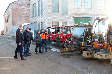 Мэр Рязани Артёмов проверил готовность техники к летнему сезону