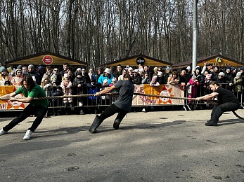В рязанском Лесопарке отпраздновали Масленицу