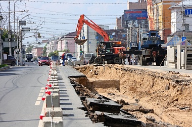 Подрядчик начал доставку лотков для укладки теплотрассы на Первомайском проспекте