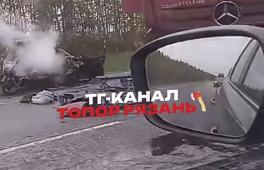 Фура и легковушка врезались у поворота на Александро-Невский - 62ИНФО Фура и легковушка врезались у поворота на Александро-Невский