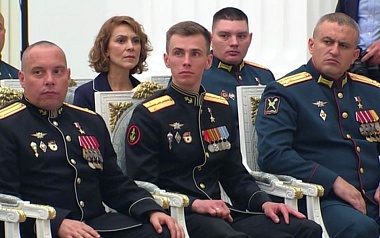 Герой России из Рязани Владислав Головин появился на встрече с президентом 