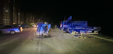 Водитель без прав врезался в припаркованный грузовик в Семчине