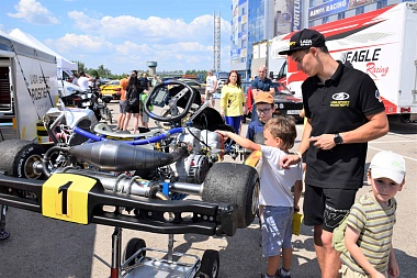 Рязанская НПК и команда Lada Sport ROSNEFT организовали турнир по виртуальным гонкам для школьников