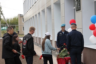 В Подвязье Рязанского района увековечили память героя спецоперации Алексея Фомина
