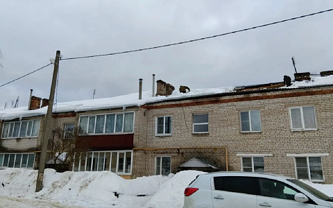МЧС: в Клепиковском районе под грузом снега рухнула крыша двухэтажного дома