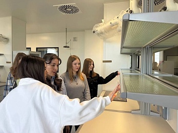 Студенты пилотного спецкурса Рязанского медколледжа побывали на строящемся заводе «ОКТАФАРМА-ФАРМИМЭКС»