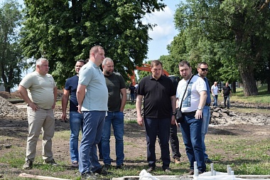 Мэр Рязани Артёмов проинспектировал ход благоустройства у вокзала «Рязань-2»