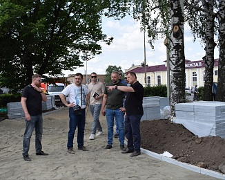 Мэр Рязани Артёмов проинспектировал ход благоустройства у вокзала «Рязань-2»