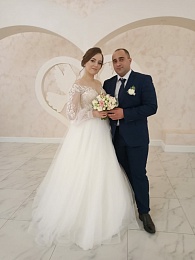 Рязанский ЗАГС выложил фотографии молодожёнов конца апреля