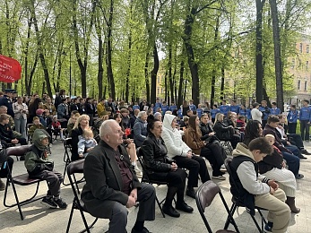Мастер-классы и выставки: в Кремлевском сквере Рязани отмечают День Победы