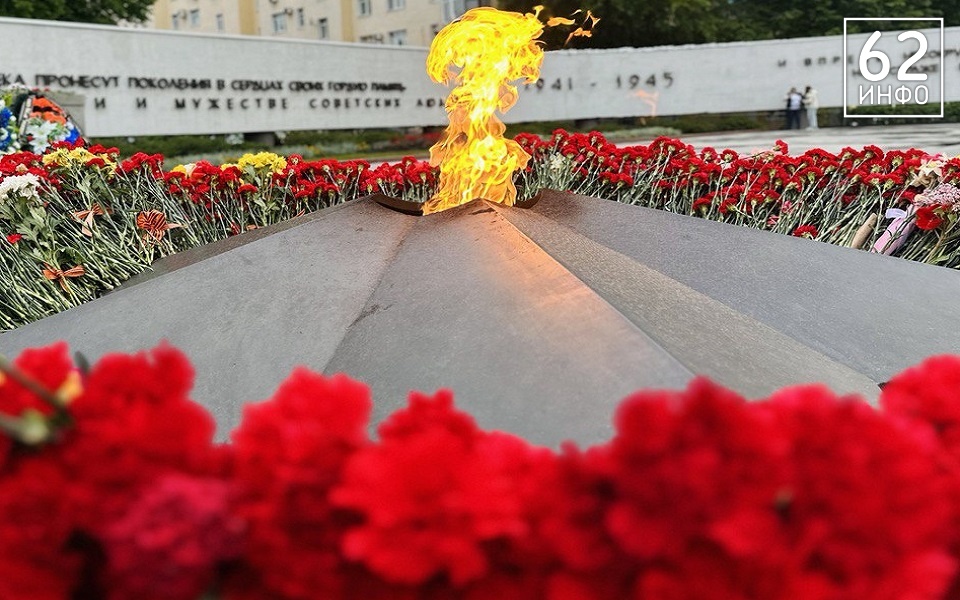 "Склоняем головы": Павел Малков почтил память героев блокадного Ленинграда - 62ИНФО