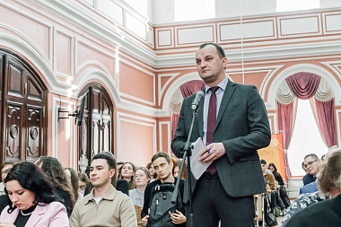 Экс-глава МИД Австрии Карин Кнайсль прочла лекцию студентам РГУ имени Есенина