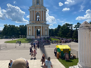 Рязанцы выстроились в огромную очередь к мощам блаженной Матроны Московской