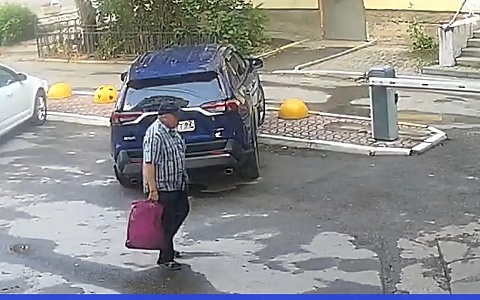 На улице Грибоедова неизвестный обокрал участника СВО