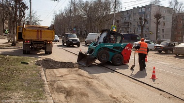 В Рязани продолжат заделывать ямы в центре и на окраинах - 62ИНФО В Рязани продолжат заделывать ямы в центре и на окраинах