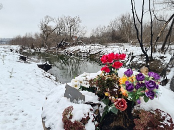 В Рязани на месте крушения Ил-76 установили памятную табличку лётчикам