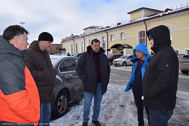 Мэр Рязань Артёмов поручил увеличить объёмы вывоза снега