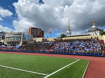 В Рязани День ВДВ отметили показательными выступлениями десантников и прыжками с парашютом