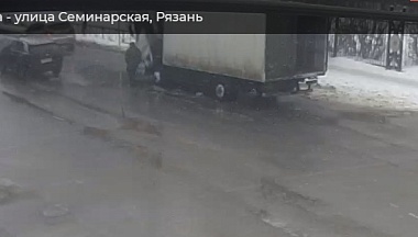 В Рязани загорелся грузовик на улице Каширина