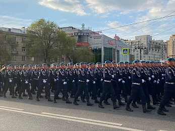 В Рязани встретили с парада Победы в Москве курсантов училища ВДВ