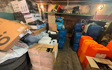 Полиция нашла у рязанца в Дашково-Песочне алкоцех в гараже