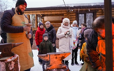 В рязанском Лесопарке прошел мастер-класс по кузнечному делу