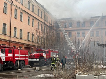 Пожар в здании училища связи в Рязани. Фоторепортаж