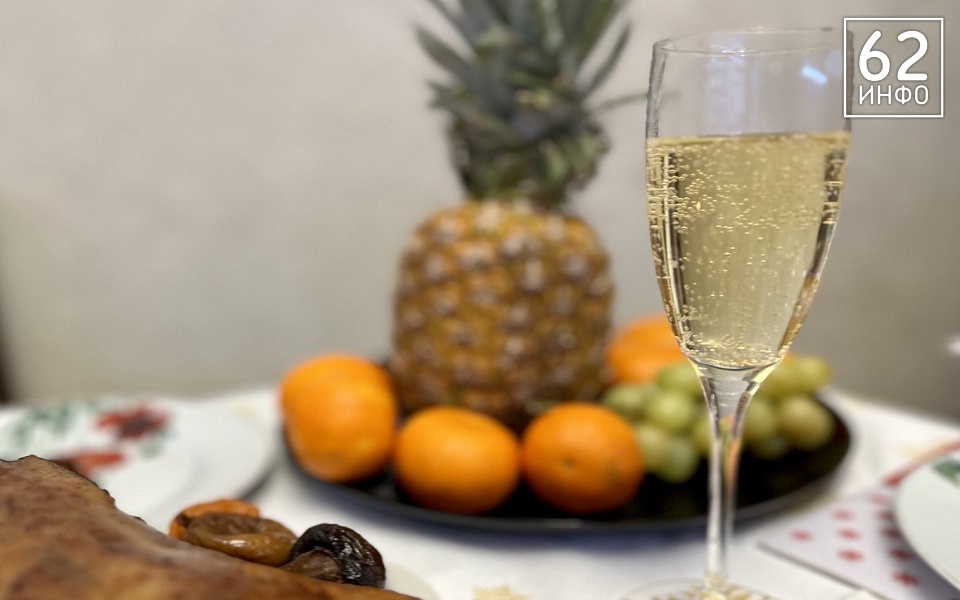 В Рязани 69% опрошенных встретили 2024 год дома - 62ИНФО