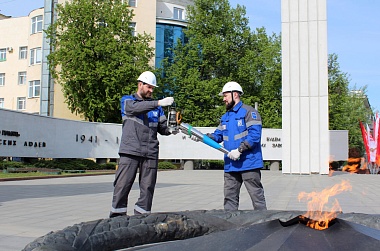 Газовики проверили состояние Вечного огня в Рязани