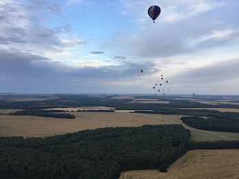 Фоторепортаж: пилоты «Неба России» пролетели на воздушных шарах над Рязанской областью - 62ИНФО Фоторепортаж: пилоты «Неба России» пролетели на воздушных шарах над Рязанской областью