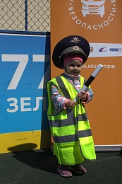 Во дворе рязанского ЖК «Гранд Комфорт» прошёл праздник «Детская безопасность на дорогах»